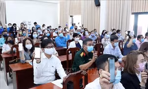 Nhân dân Thành phố Hồ Chí Minh chung tay chống dịch COVID-19 và hỗ trợ đồng bào bị hạn mặn