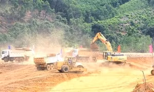 Đồng bào H’Rê nhường chỗ ở cho công trình thủy lợi