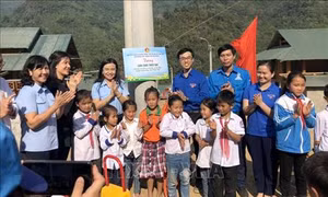 Thanh Hóa: Tết ấm cho em - lễ hội gói bánh chưng đầm ấm cho học sinh vùng biên