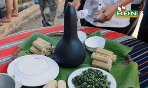 Khó cưỡng với món lá mì xào hoa đu đủ của người Ê đê