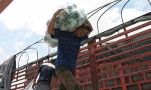 Hà Nội: Hỗ trợ bốn nhóm đối tượng khó khăn do ảnh hưởng dịch COVID-19