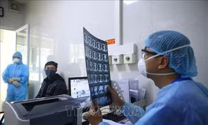 Dịch COVID-19: Huy động lực lượng toàn ngành y tế, cán bộ y tế nghỉ hưu tham gia chống dịch
