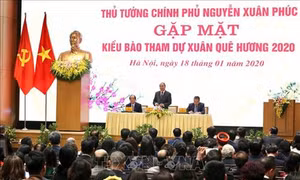 Thủ tướng Nguyễn Xuân Phúc gặp mặt kiều bào tham dự chương trình Xuân Quê hương 2020