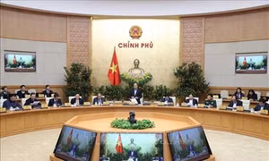 Thủ tướng Nguyễn Xuân Phúc: Chống dịch quyết liệt nhưng không làm ảnh hưởng đến phát triển kinh tế xã hội