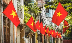 Hà Nội trang hoàng, cổ động kỷ niệm 45 năm Ngày giải phóng miền Nam, thống nhất đất nước