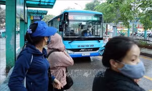 Xe buýt hoạt động trở lại trên 104 tuyến ở Hà Nội