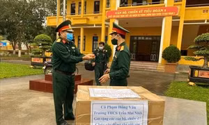 Dịch COVID-19: Nghĩa cử đáng quý của nữ giáo viên ở Thanh Hóa