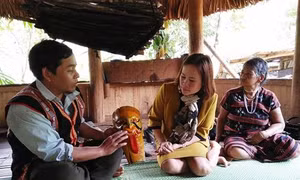 ALăng Blêu - Người giữ lửa nghệ thuật điêu khắc Cơ Tu