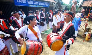 Múa trống đôi của người Chăm H’roi
