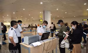 Dịch COVID-19: Thông báo điều chỉnh quy định về nhập cảnh