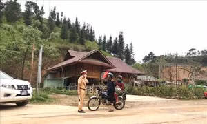 Dịch COVID-19: Người dân thôn Pín Tủng nghiêm túc phòng, chống dịch