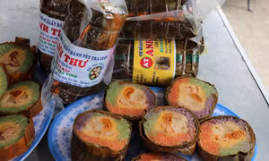 Bánh tét Trà Cuôn - đặc sản 'vượt lũy tre làng'