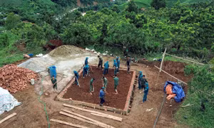 Quân khu 2 hỗ trợ xây dựng nhà ở cho người dân bị thiên tai ở Sơn La