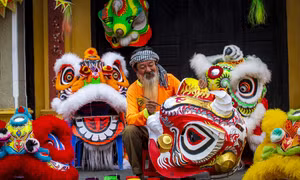 Lưu giữ nghề truyền thống làm lân sư rồng