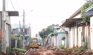 Đắk Lắk: Dự án thi công 'ì ạch' khiến người dân bức xúc