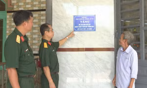 Thắp lên niềm tin cho những người khó khăn nơi biên giới