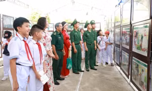 Trưng bày 200 bức ảnh, tư liệu chống rác thải nhựa