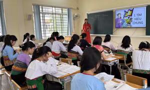 'Giáo dục từ gốc' về nhận thức pháp luật cho học sinh miền núi