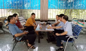 Hàng chục giáo viên 'mắc kẹt' ở vùng khó khăn
