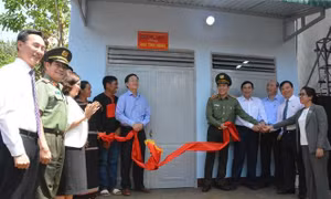 Nghĩa tình từ những ngôi nhà mới dịp Tết