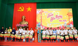 Mang Tết ấm, xuân vui đến với mọi nhà