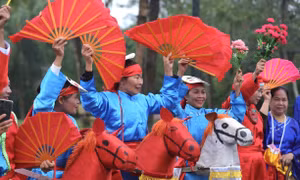 Ngày Xuân, xem trò Xuân Phả