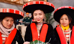  Gói bánh chưng Tết cùng người Dao đỏ ở Nguyên Bình 