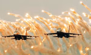 Không quân Việt Nam được trang bị dòng máy bay tiêm kích hiện đại Su-30MK2, hiện thực hóa chủ trương tiến thẳng lên hiện đại. Ảnh: Lâm Khánh