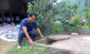 Công trình cấp nước tại xã Tam Lư, huyện Quan Sơn,Thanh Hóa không còn sử dụng được nữa. Ảnh: Nguyễn Nam-TTXVN