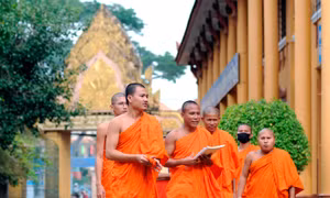 Trường Bổ túc văn hóa (BTVH) Pali Trung cấp Nam Bộ được xây dựng theo kiến trúc của văn hóa dân tộc Khmer. Ảnh: An Hiếu