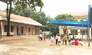 Sẵn sàng ngày tựu trường nơi vùng biên