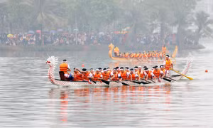 Các đội quyết tâm thi đấu và giành chiến thắng ngay ở những vòng đua đầu tiên. Ảnh: Tạ Toàn - TTXVN