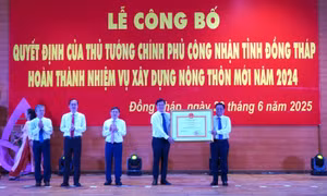 Đồng Tháp đón nhận Bằng công nhận hoàn thành nhiệm vụ xây dựng nông thôn mới