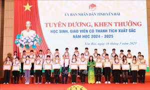 Yên Bái tuyên dương 218 học sinh và giáo viên có thành tích xuất sắc