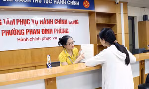 Cải cách bộ máy hành chính đi đôi với đảm bảo an sinh cho cán bộ