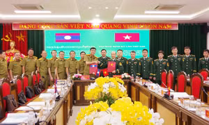Bộ đội Biên phòng Điện Biên và Ty An ninh Luông Pha Bang hợp tác phòng, chống tội phạm