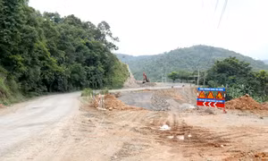 Lâm Đồng: Tăng tốc thi công và chi trả bồi thường dự án nâng cấp Quốc lộ 28B