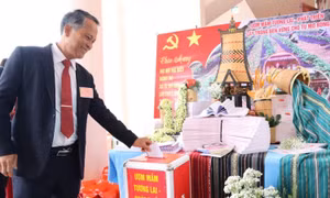 Đại hội đảng bộ xã không nhận hoa, kêu gọi ủng hộ chương trình phát triển cây trồng