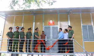 Bộ Công an hỗ trợ xây dựng nhà cho hộ nghèo tại Quảng Trị