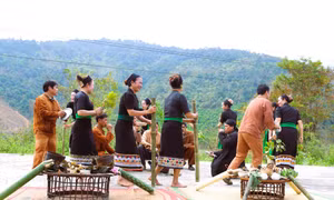Độc đáo Lễ đón tiếng sấm đầu năm của dân tộc Ơ Đu
