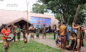 Khai thác lợi thế đa văn hóa phát triển kinh tế - xã hội vùng đồng bào dân tộc thiểu số