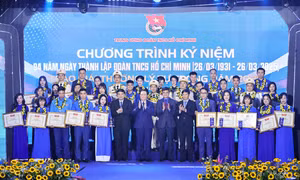 Trao giải thưởng Lý Tự Trọng cho 100 cán bộ Đoàn xuất sắc