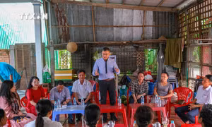 Buổi tập huấn mô hình sinh kế cho hội viên phụ nữ Khmer ở ấp Thới Hòa 2, thị trấn Cờ Đỏ, huyện Cờ Đỏ (thành phố Cần Thơ). Ảnh: Thanh Liêm - TTXVN