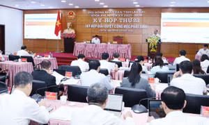 Quang cảnh Kỳ họp thứ 23 giải quyết công việc phát sinh của HĐND tỉnh Lào Cai khóa XVI nhiệm kỳ 2021 - 2026. Ảnh: baolaocai.vn