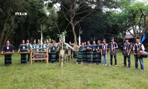 Đoàn nghệ nhân huyện Lắk tham gia Liên hoan và xuất sắc giành giải Nhất toàn đoàn. Ảnh: Hoài Thu – TTXVN