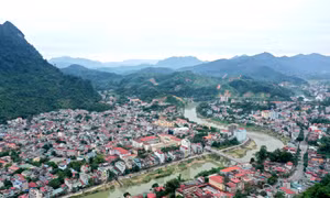 Thành phố Hà Giang (Hà Giang) nằm hai bên bờ sông Lô. Nguồn ảnh minh họa: baohagiang.vn