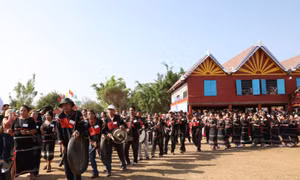 Đồng bào các dân tộc anh em huyện Buôn Đôn (Đắk Lắk) biểu diễn tại Hội voi Buôn Đôn. Ảnh: Tuấn Anh - TTXVN