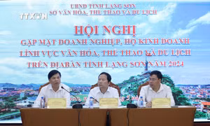 Lãnh đạo Sở Văn hóa, Thể thao và Du lịch tỉnh Lạng Sơn điều hành Hội nghị. Ảnh: Anh Tuấn – TTXVN