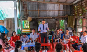 Buổi tập huấn mô hình sinh kế cho hội viên phụ nữ Khmer ở ấp Thới Hòa 2, thị trấn Cờ Đỏ, huyện Cờ Đỏ (thành phố Cần Thơ). Ảnh: Thanh Liêm - TTXVN