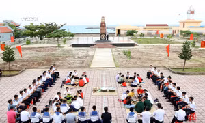 Quân dân ở Trường Sa thi gói bánh chưng đón Tết